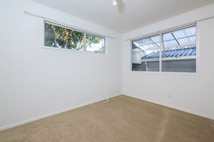 1 Surman Place Glen Eden_18