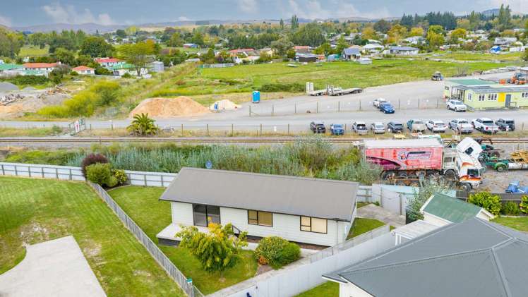 3A Collins Street Waipawa_14