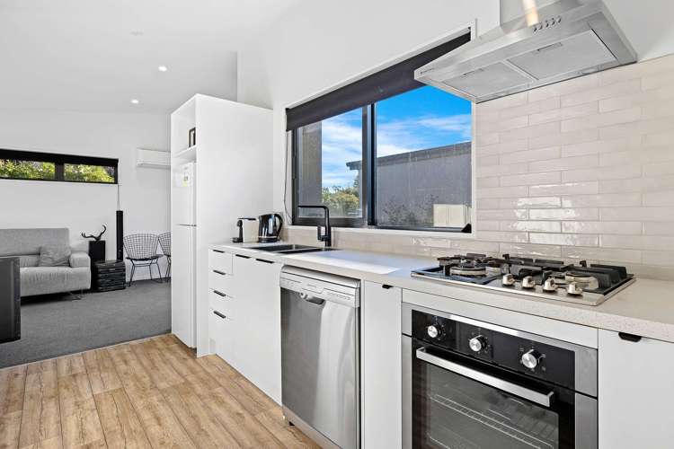 12a Bass Street Woolston_8