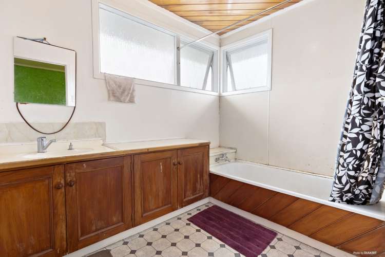 4 Kaweka Street New Lynn_13