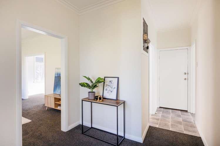 657 Featherston Street Roslyn_11