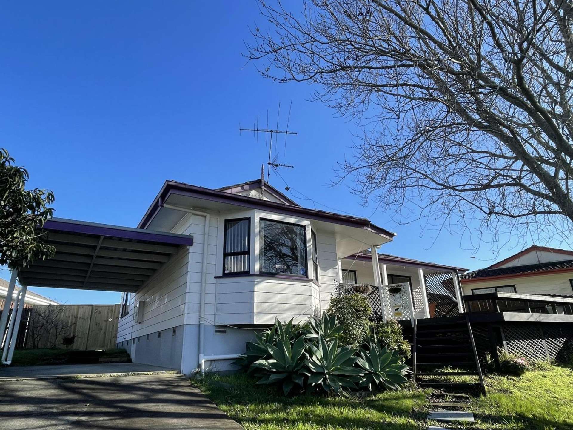 2/1 Barbados Dr Unsworth Heights_0