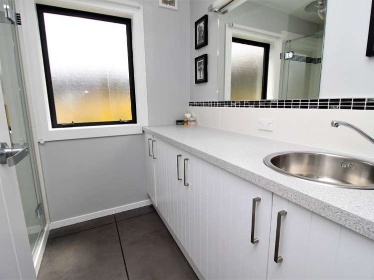 2 Cheeseman Terrace Castle Hill_12