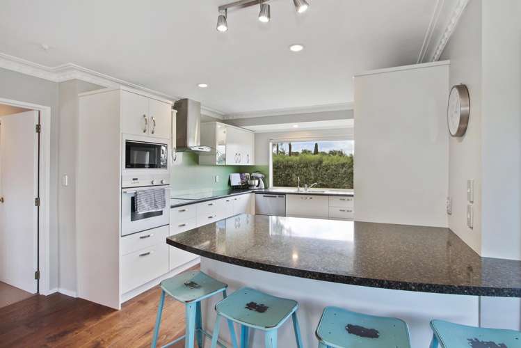 27 Stella Drive Clarks Beach_10