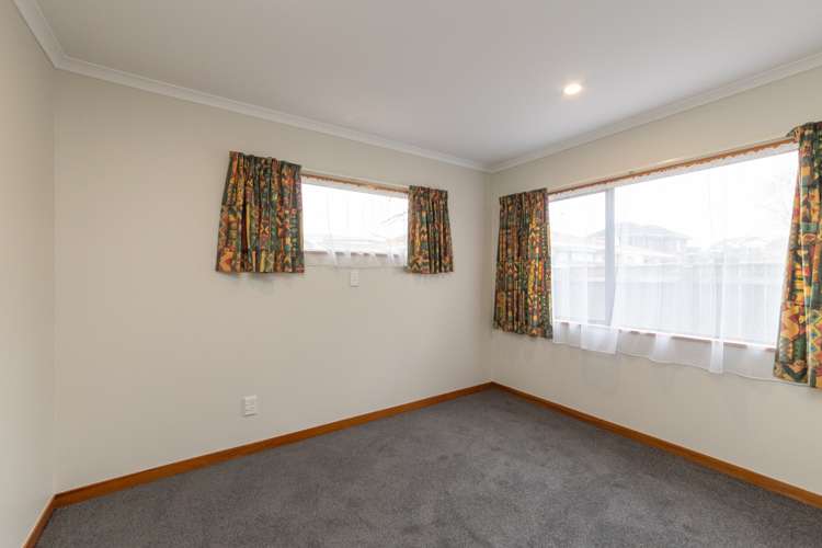 284 College Street West End_12