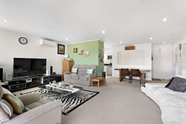 2/32 Sunset Road Unsworth Heights_4