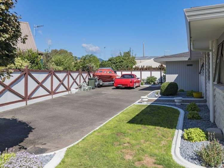 9 Byron Place Stoke_13