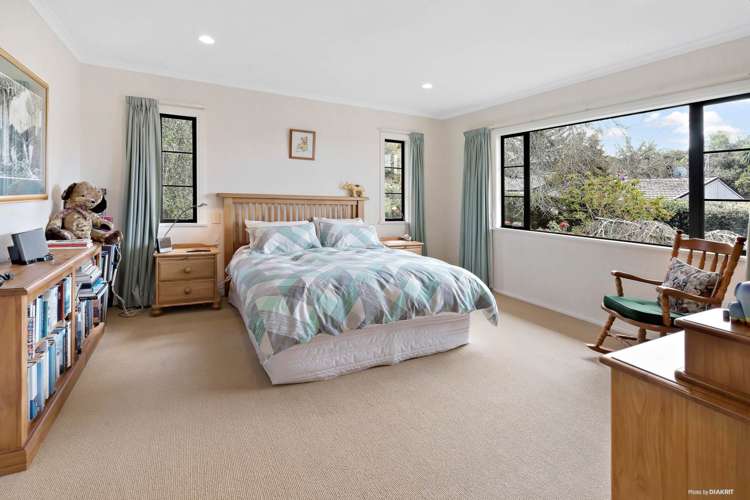 9c Beach Road Mellons Bay_11