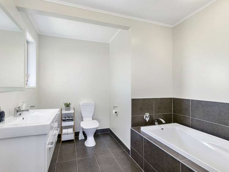 32 Timaru Grove Kelson_11