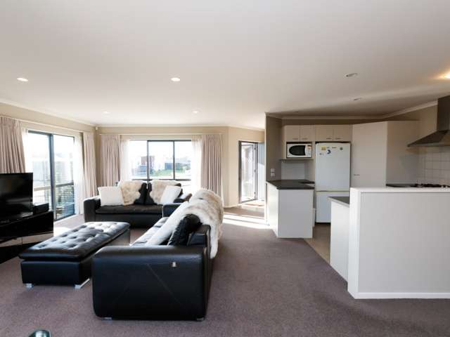 176 Pacific Drive Fitzherbert_4