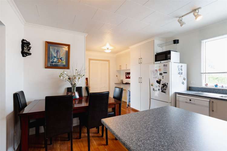 61 Tay Street Mosgiel_17