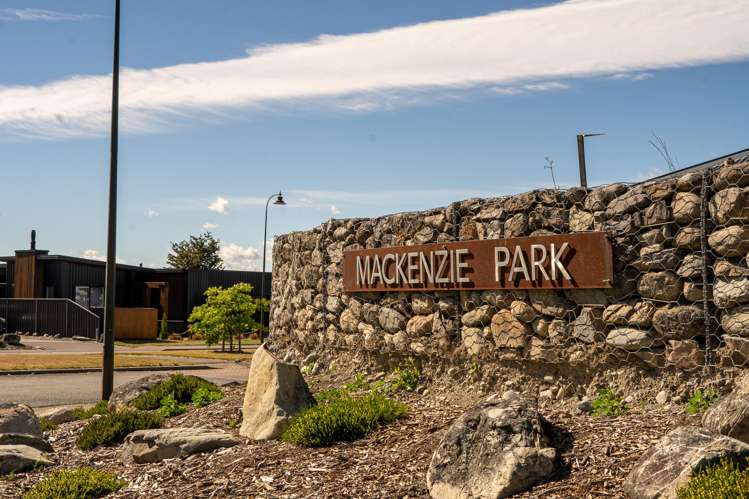 35 Lakeland Avenue Twizel_11