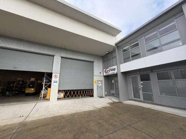 Tidy High-Stud Warehouse - Clean & Functional