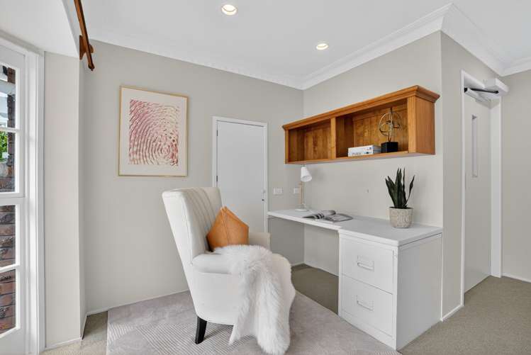 2/33 Gulf View Road Murrays Bay_19