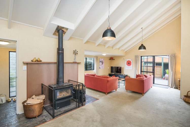 5 Hennessy Street East Foxton Beach_5