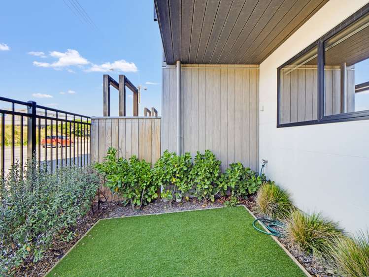 2/180 Marine Parade New Brighton_22