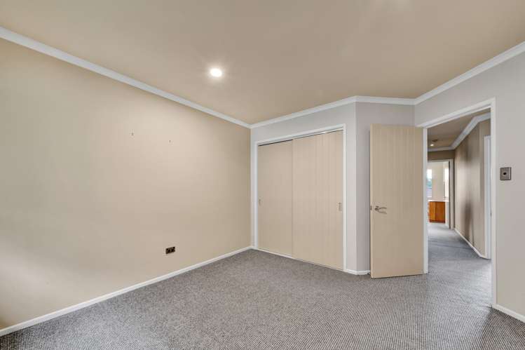 2 Orlando Close Frankleigh Park_9
