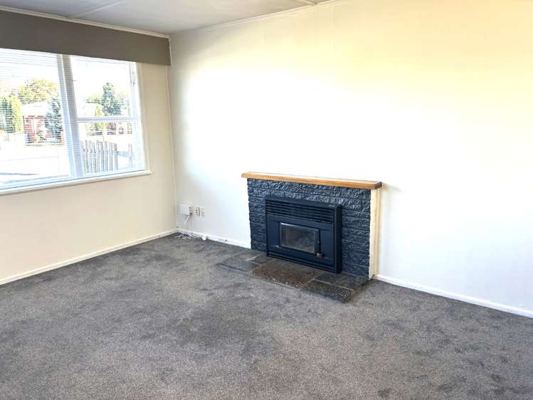 301 High Street South Carterton_4