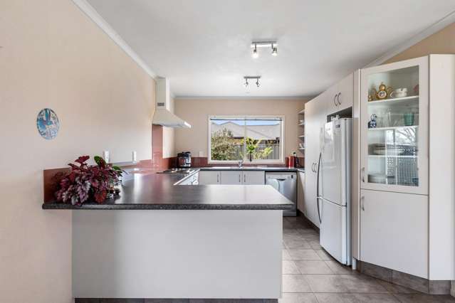 8 Cape Place Poraiti_4
