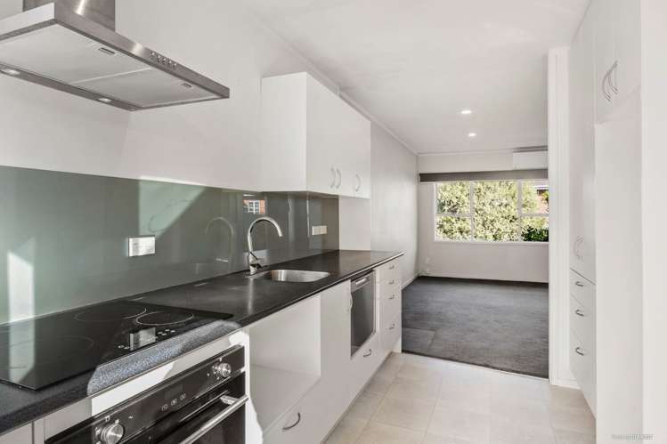 2/23 Tawa Road_5