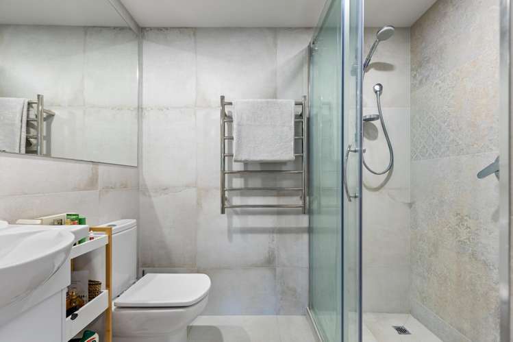 2/3 Sharon Road Waiake_17