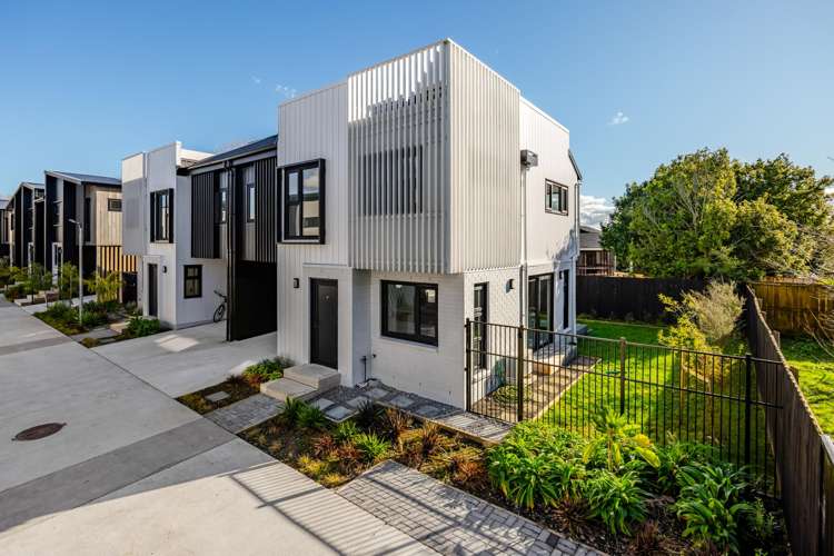 11 Kaaramuramu Lane Mangere Bridge_18