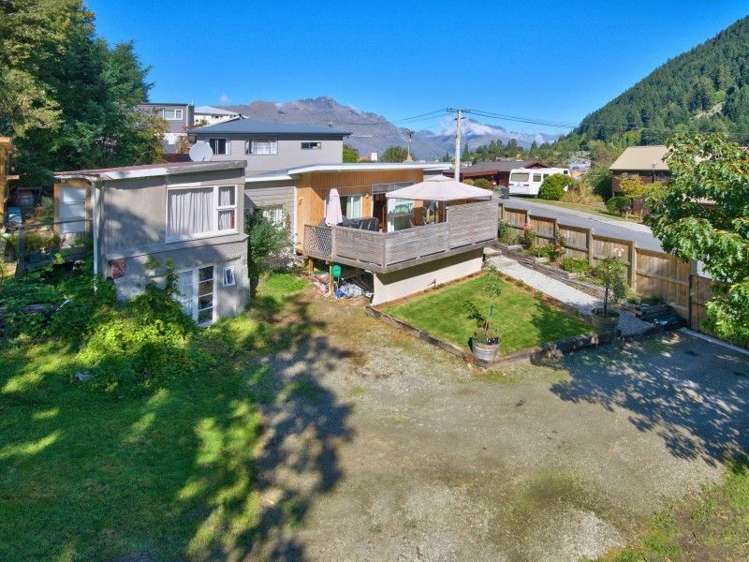121 Hallenstein Street Queenstown_12