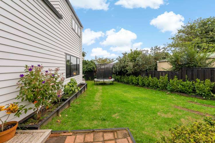 2/15 Steen Place Mangere Bridge_16