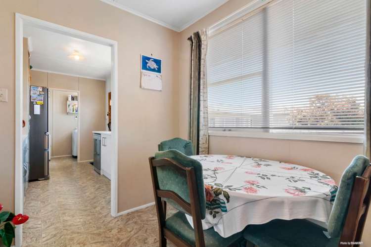 16 Eskdale Road Birkdale_7