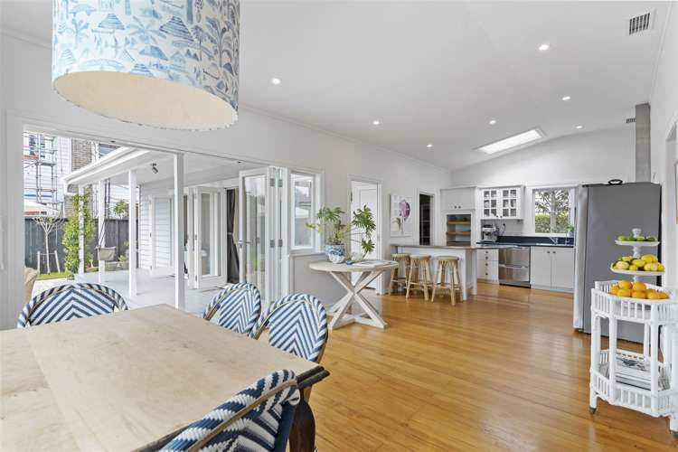 24 Russell Street Stanley Point_8