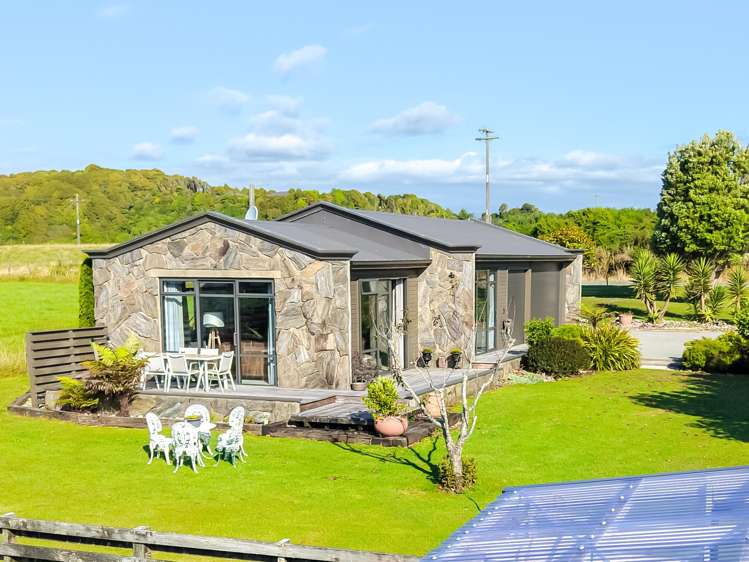 340 Ruatapu Road Hokitika_15