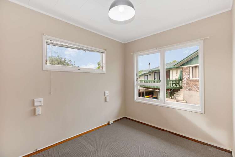 1/5 Eyre Street Henderson_9