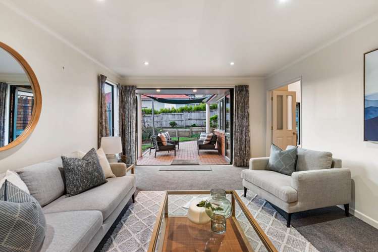 492 Beach Road Murrays Bay_17