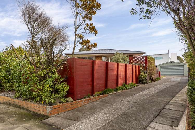 103 Woodbury Street Russley_12