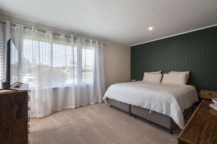 18 Tararua Terrace Cloverlea_17