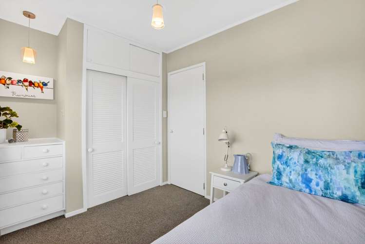 27 Gulf Crest Bucklands Beach_19