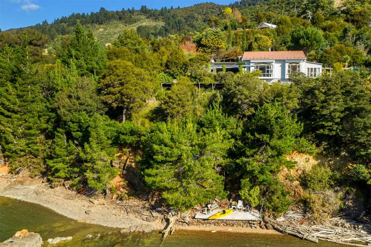 577 Queen Charlotte Drive Havelock_10