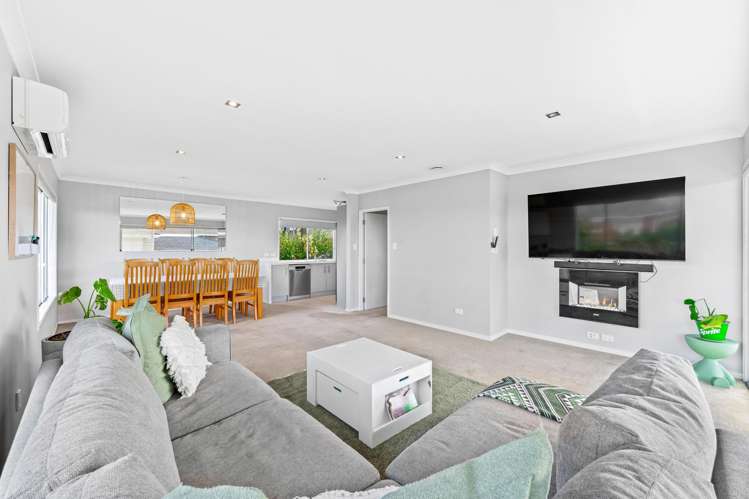 211 Royal Road Massey_12