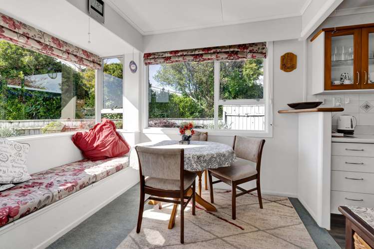 22 Waiwera Place Merrilands_6