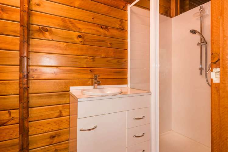 627 East Coast Road Browns Bay_9