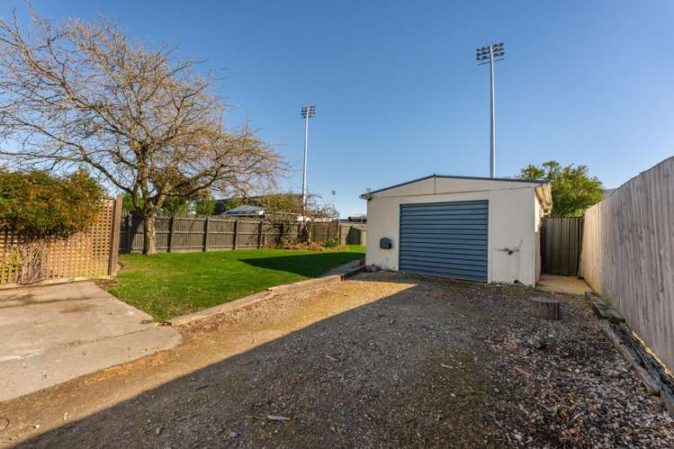 35 Raymond Street West End_24
