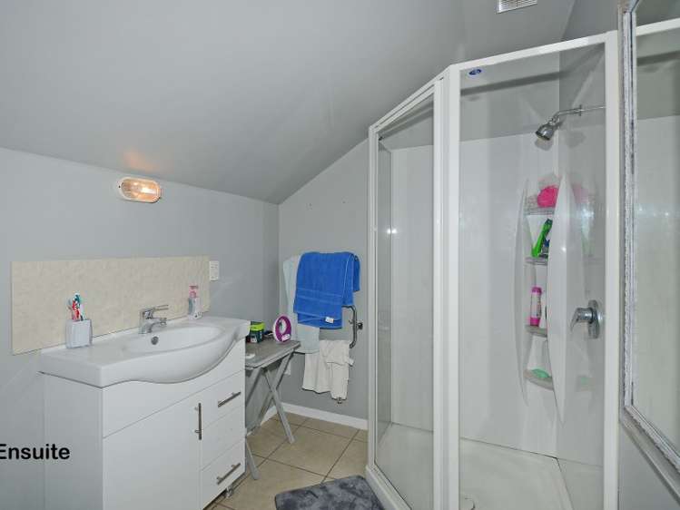 84 Moeraki Road Maoribank_13