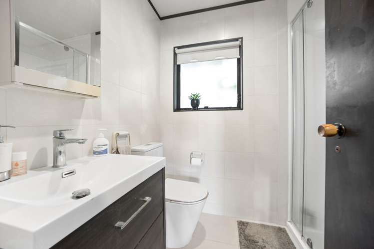 37 Gilletta Road Mt Roskill_11