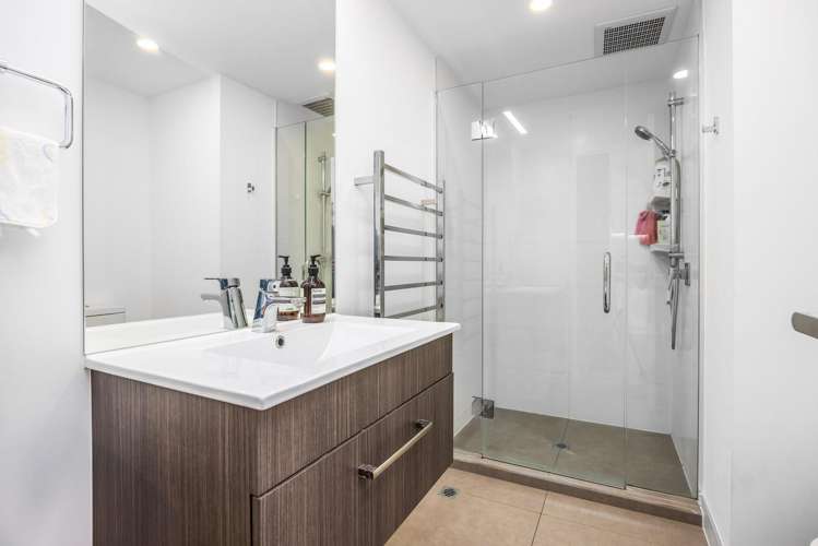 1002/145 Nelson Street Auckland Central_12