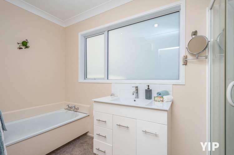 26 Colchester Crescent Newlands_11