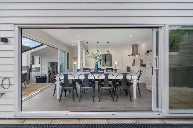 6 Crossland Place Maraetai_13