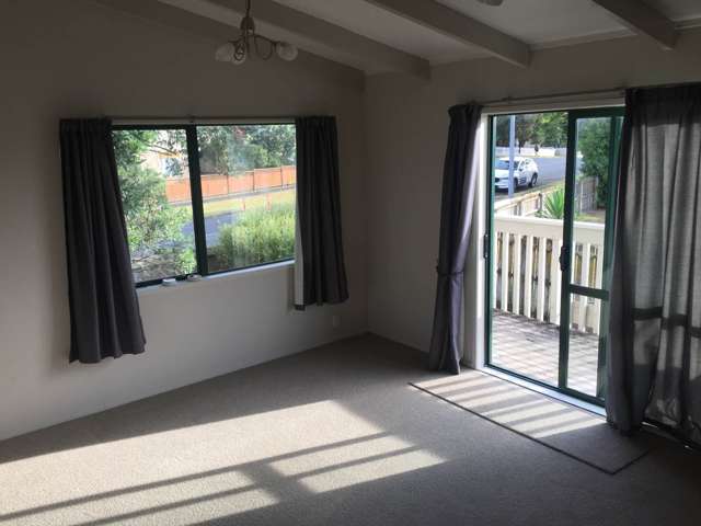 28 Gloria Avenue Te Atatu Peninsula_1