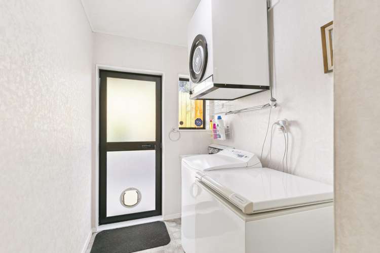 11a Roy Street Tawa_18