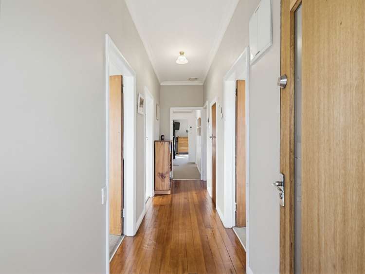 81 Guy Ave Takaro_10