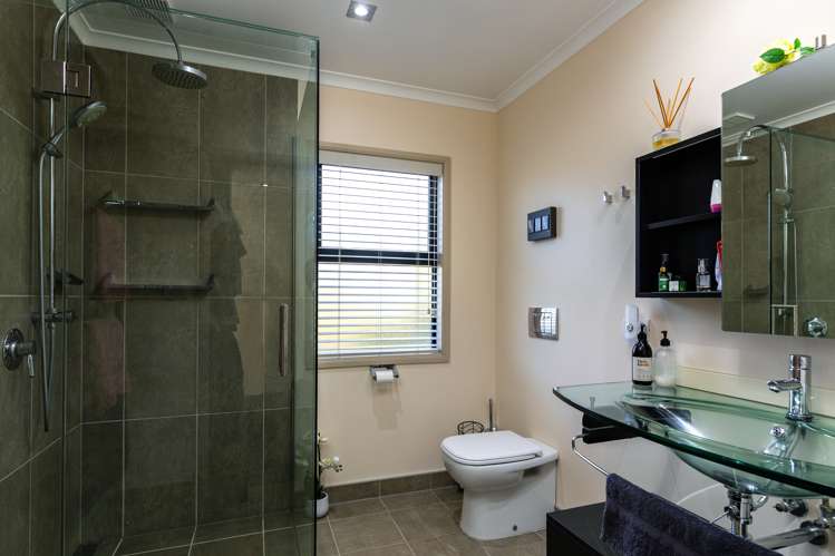 29 Harbour View Heights Picton_21